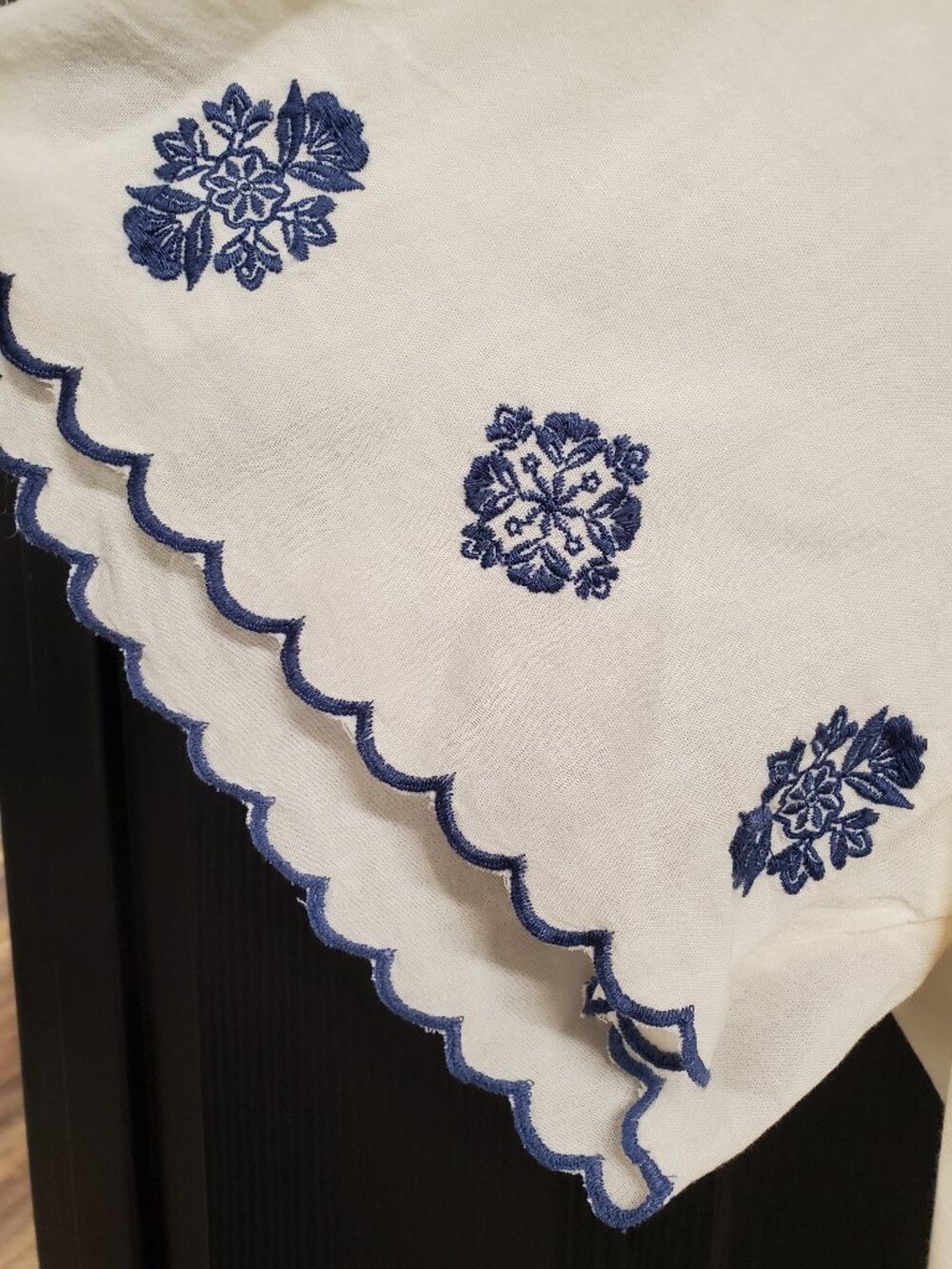 Old Navy White Blue Embroidered Shirt - Picture 5 of 7
